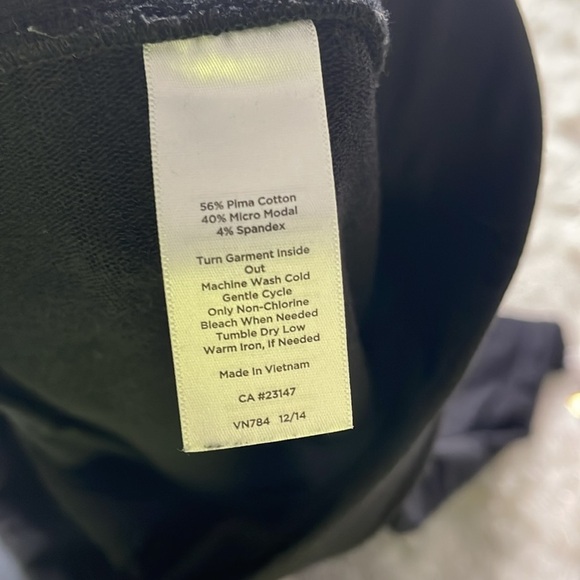 T By Talbots Capris - Picture 9 of 9